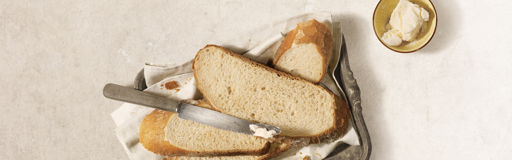 Brotscheiben mit Butter